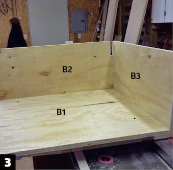 Dobbeltseng med opbevaring: Saml sektionen med lim og skruer Dobbeltseng med opbevaring: Saml sektionen med lim og skruer